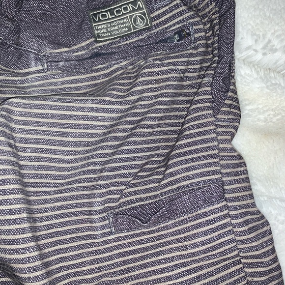 Boys Volcom size 4 shorts - Picture 4 of 9